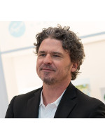 DAVE EGGERS