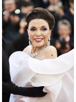 JOAN COLLINS