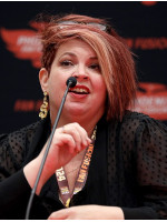 TRACY WOLFF