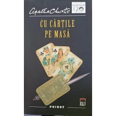 CU CARTILE PE MASA