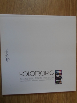 Vezi detalii pentru Holotropic Art. Simpozion Anual International 2010-2011