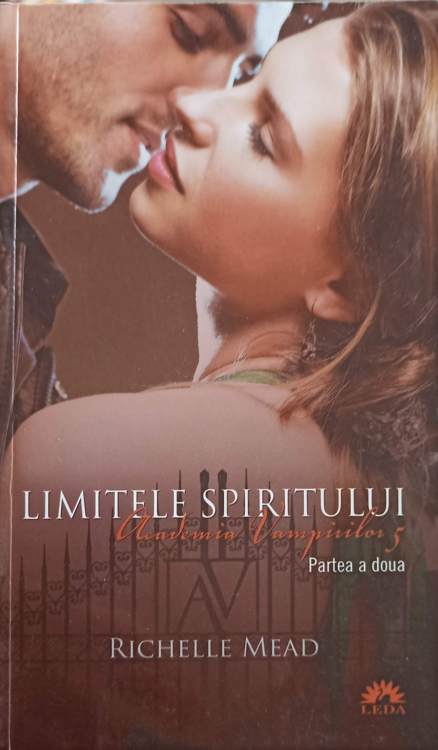 Vezi detalii pentru Academia Vampirilor Vol.5 Limitele Spiritului Partea 2